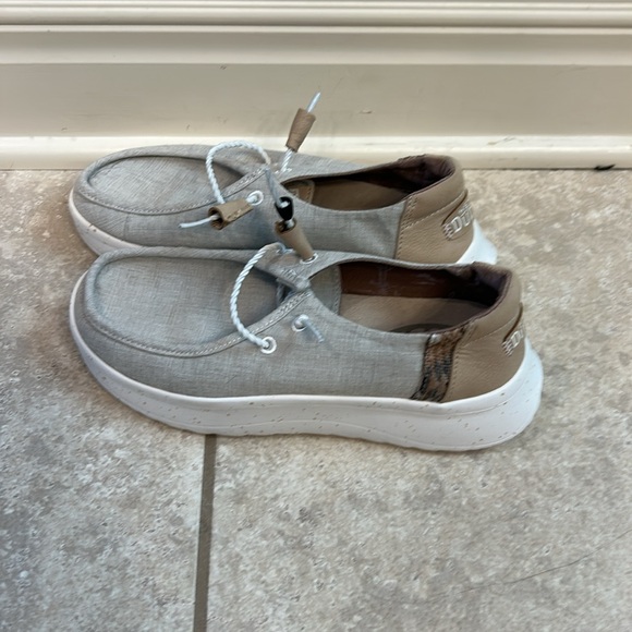 Hey Dude Wendy Peak Woven Casual Shoes Natural Sz 7 - Picture 2 of 5